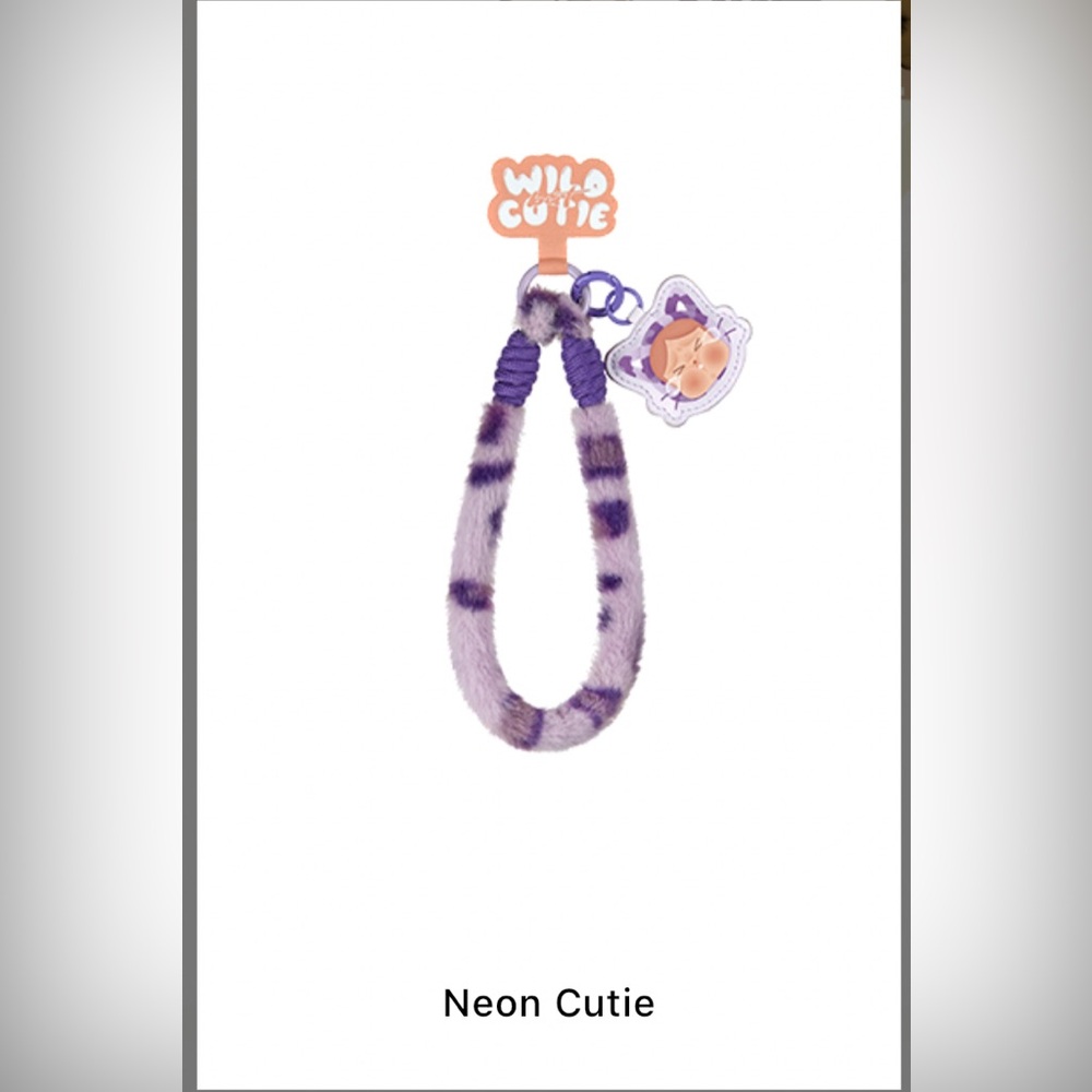 Pop Mart CRYBABY Wild but Cutie Series-Phone Charm Blind Box - Neon Cutie